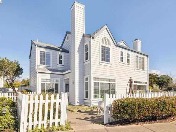 306 Commodore Dr, Richmond CA 94804