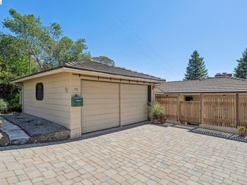 98 Fairlawn Dr