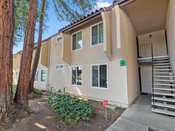 975 Murrieta Blvd