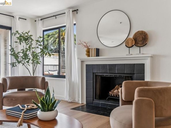 322 Hanover Ave 212, Oakland CA 94606