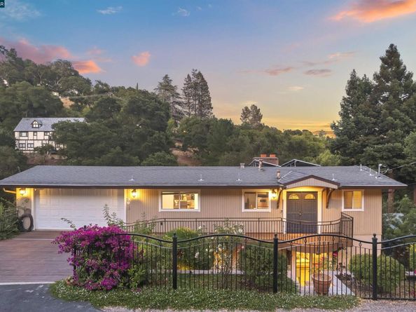 38 Saint Stephens Dr, Orinda CA 94563