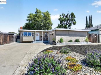 982 Ventura Ave