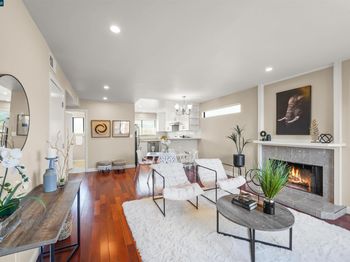 115 Hobart Ave
