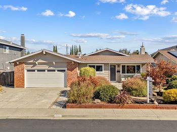 6933 Cedar Ln