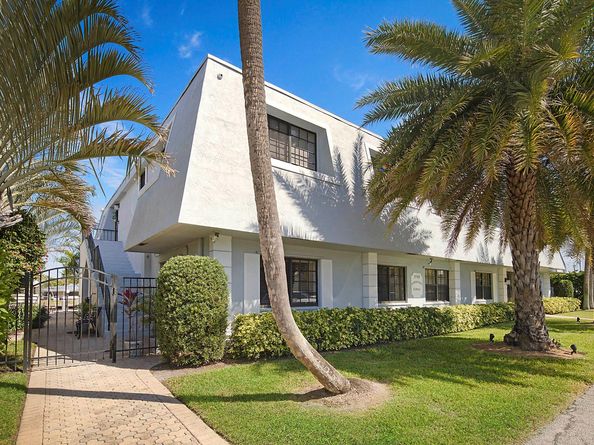 2743 NE 28th Ct 3, Lighthouse Point FL 33064