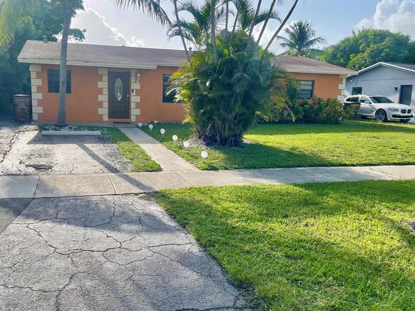 1260 SW 6 Avenue, Deerfield Beach FL 33441