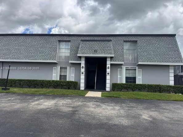 360 NW 69th Avenue 202, Plantation FL 33317