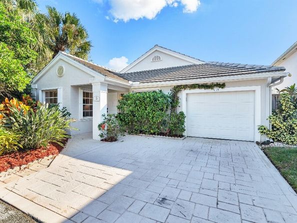 15 Commodore Pl, Palm Beach Gardens FL 33418