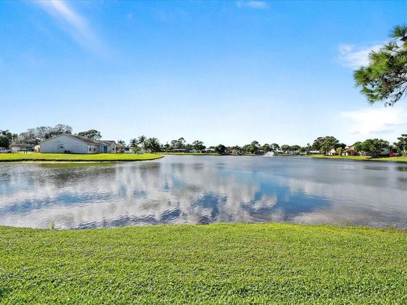 404 Lakewood Court 3a, Jupiter FL 33458