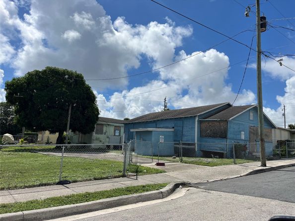 706 13th Street, West Palm Beach FL 33401