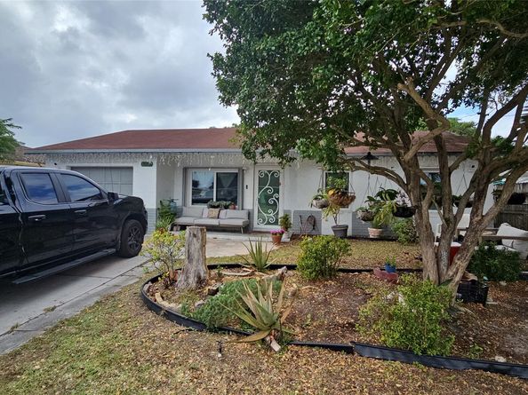 1031 SW 83rd Ave, North Lauderdale FL 33068