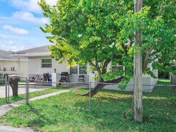 811 NW 5th Avenue, Hallandale Beach FL 33009