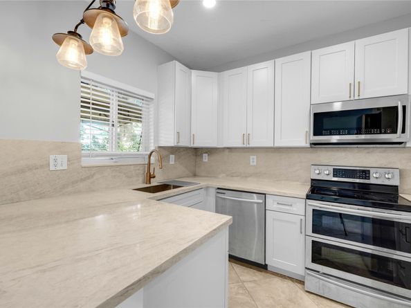 8464 Lagos De Campo Blvd 8464, Tamarac FL 33321