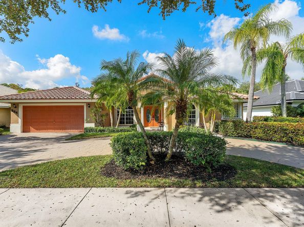 284 Cypress Trace, Royal Palm Beach FL 33411