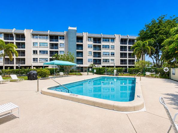 505 Spencer Drive 211, West Palm Beach FL 33409