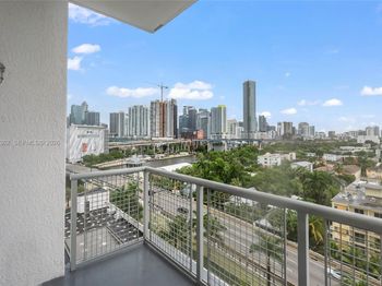 10 S River Drive