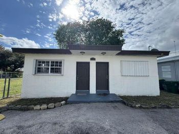 1042 Foster Road
