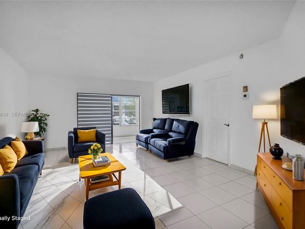 3990 NW 42nd Avenue 403, Lauderdale Lakes FL 33319
