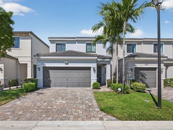 325 NW 33rd Lane