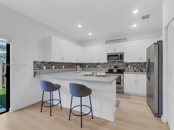 21068 NE 8th Avenue, Miami FL 33179