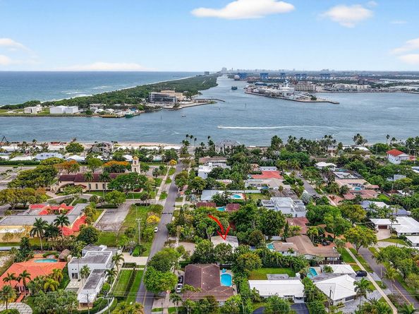 1935 SE 25th Avenue, Fort Lauderdale FL 33316