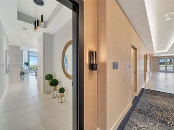 153 N Seabreeze 403