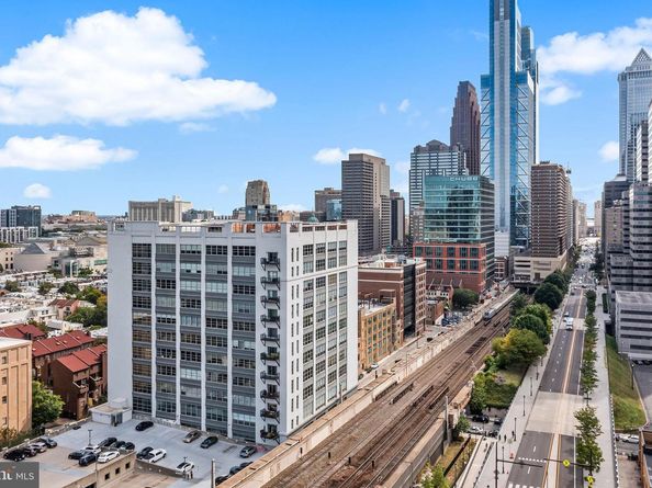 2200 Arch Street 404, Philadelphia PA 19103