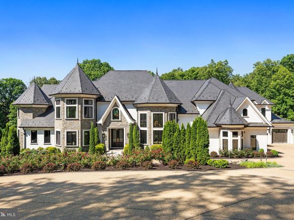 1332 Mccay Lane, Mclean VA 22101