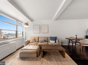 1810 Rittenhouse Square