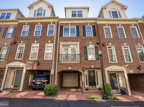 811 Water Place, Alexandria VA 22314
