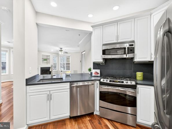 1320 N Wayne Street 102, Arlington VA 22201