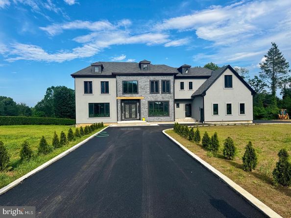 1047 Welsh Road, Huntingdon Valley PA 19006