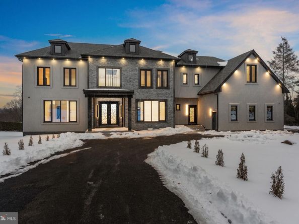 1047 Welsh Road, Huntingdon Valley PA 19006