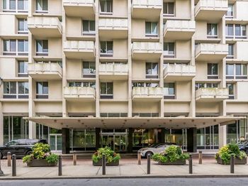 604 S Washington Square