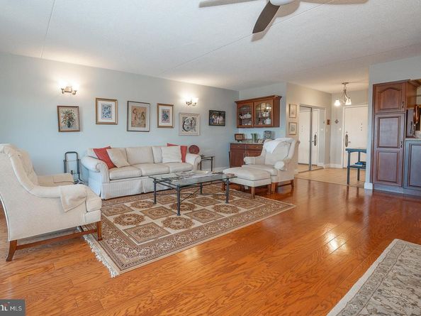 20925 Valley Forge Circle 925, King Of Prussia PA 19406