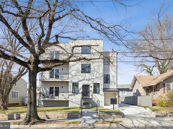 1016 Rhode Island Avenue NE