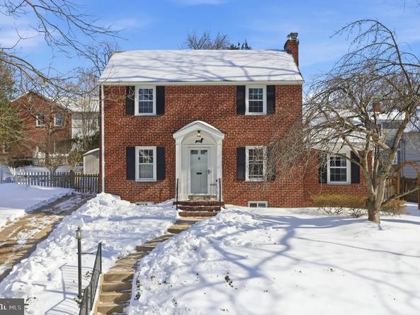 1135 N Powhatan Street N, Arlington VA 22205