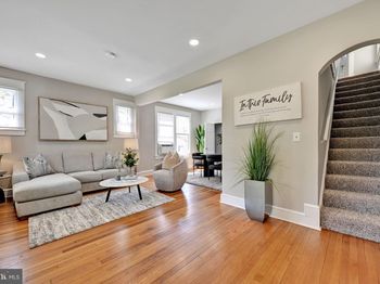 3005 7TH Street SE