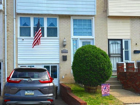 4221 Fairdale Road, Philadelphia PA 19154