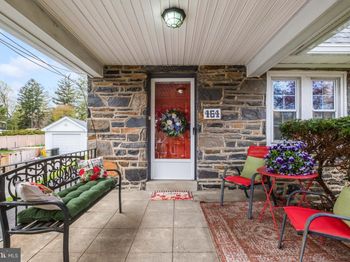 464 Brookhurst Avenue