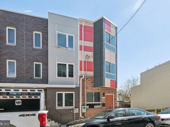 1941 N 9TH Street