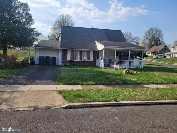 19 Camellia Road, Levittown PA 19057