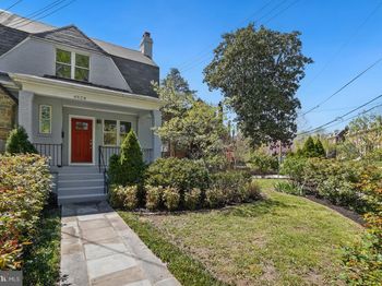 4528 South Dakota Avenue NE