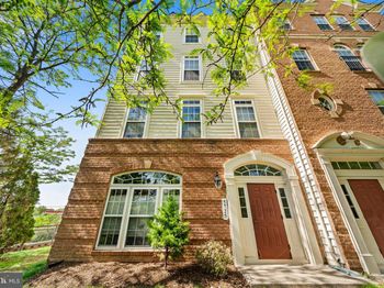 5725 Callcott Way