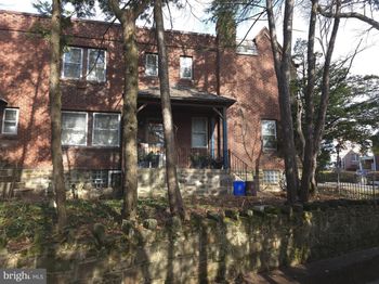 988 Allengrove Street