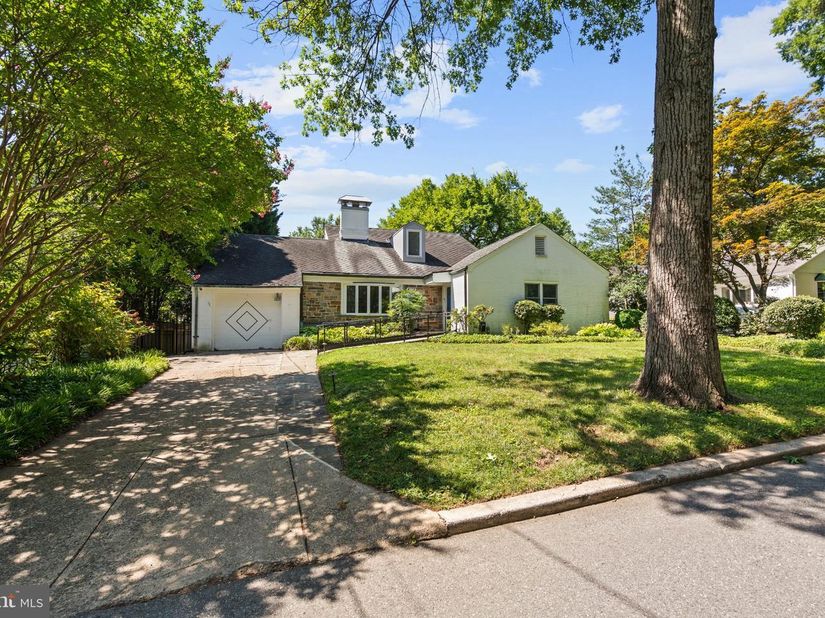 4702 Essex Avenue, Chevy Chase MD 20815
