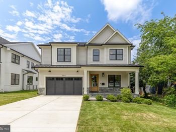9512 Forest Road