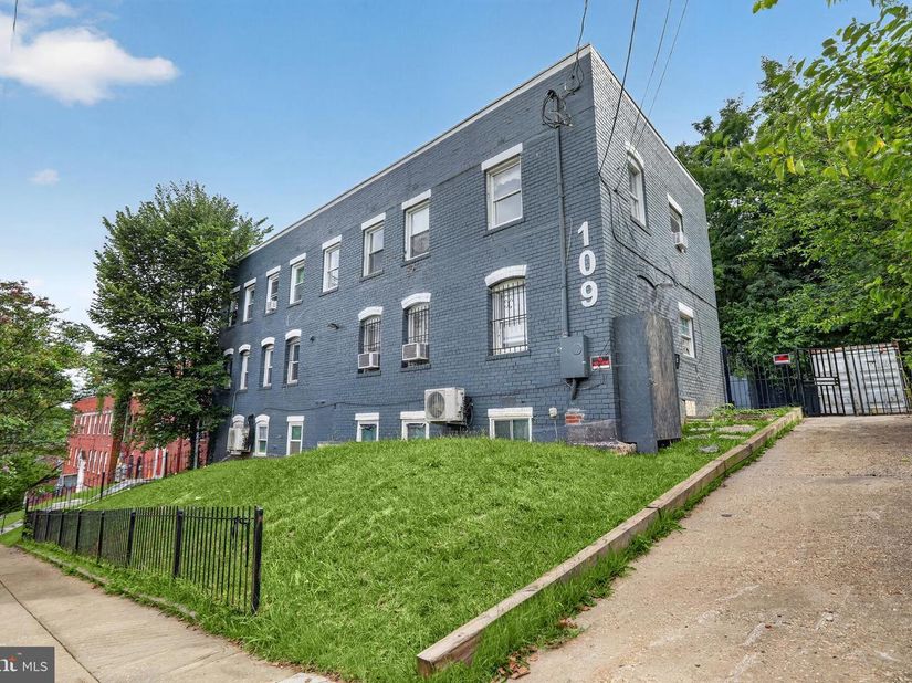 109 Wayne Place SE, Washington DC 20032
