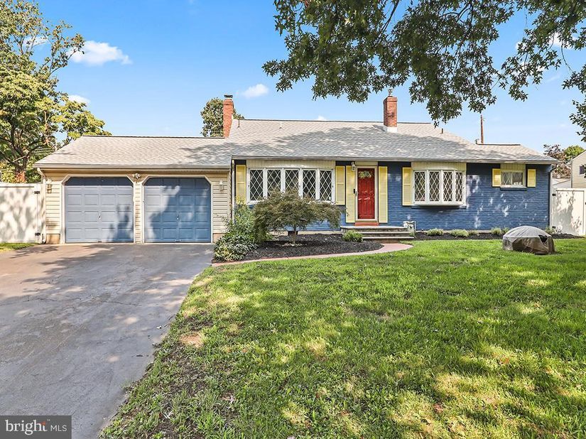 81 S. Manor Lane, Yardley PA 19067
