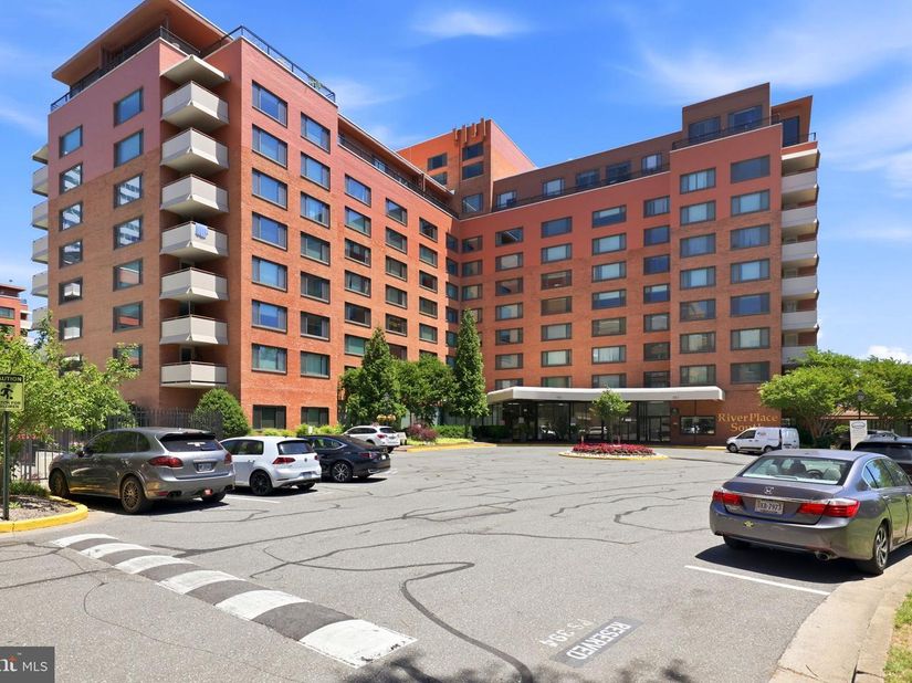 1011 Arlington Boulevard 501, Arlington VA 22209